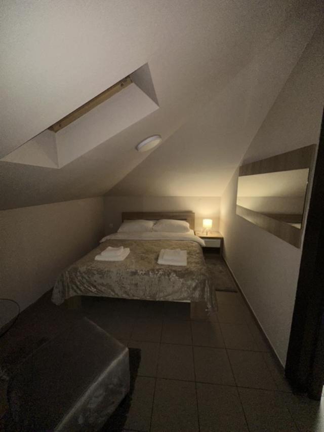 Jp Motel Mali Pariz Bor Ngoại thất bức ảnh