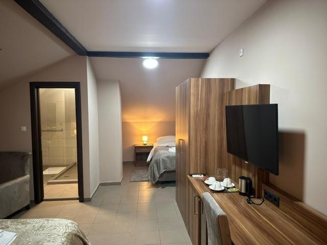 Jp Motel Mali Pariz Bor Ngoại thất bức ảnh