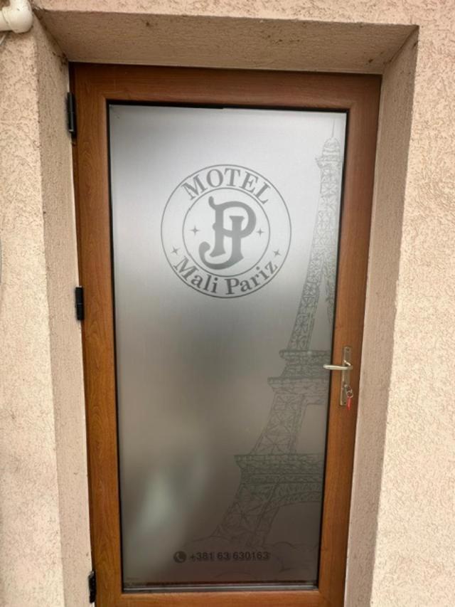 Jp Motel Mali Pariz Bor Ngoại thất bức ảnh