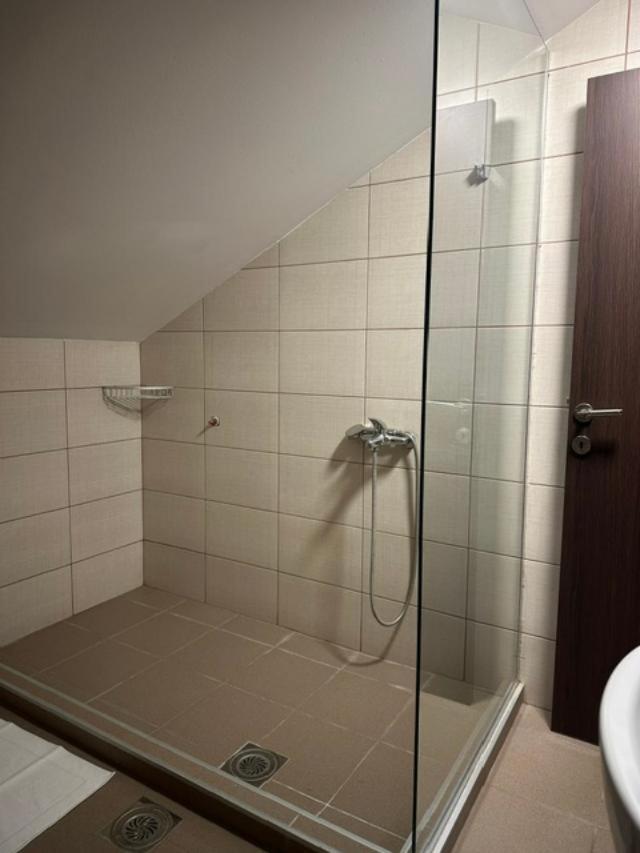 Jp Motel Mali Pariz Bor Ngoại thất bức ảnh