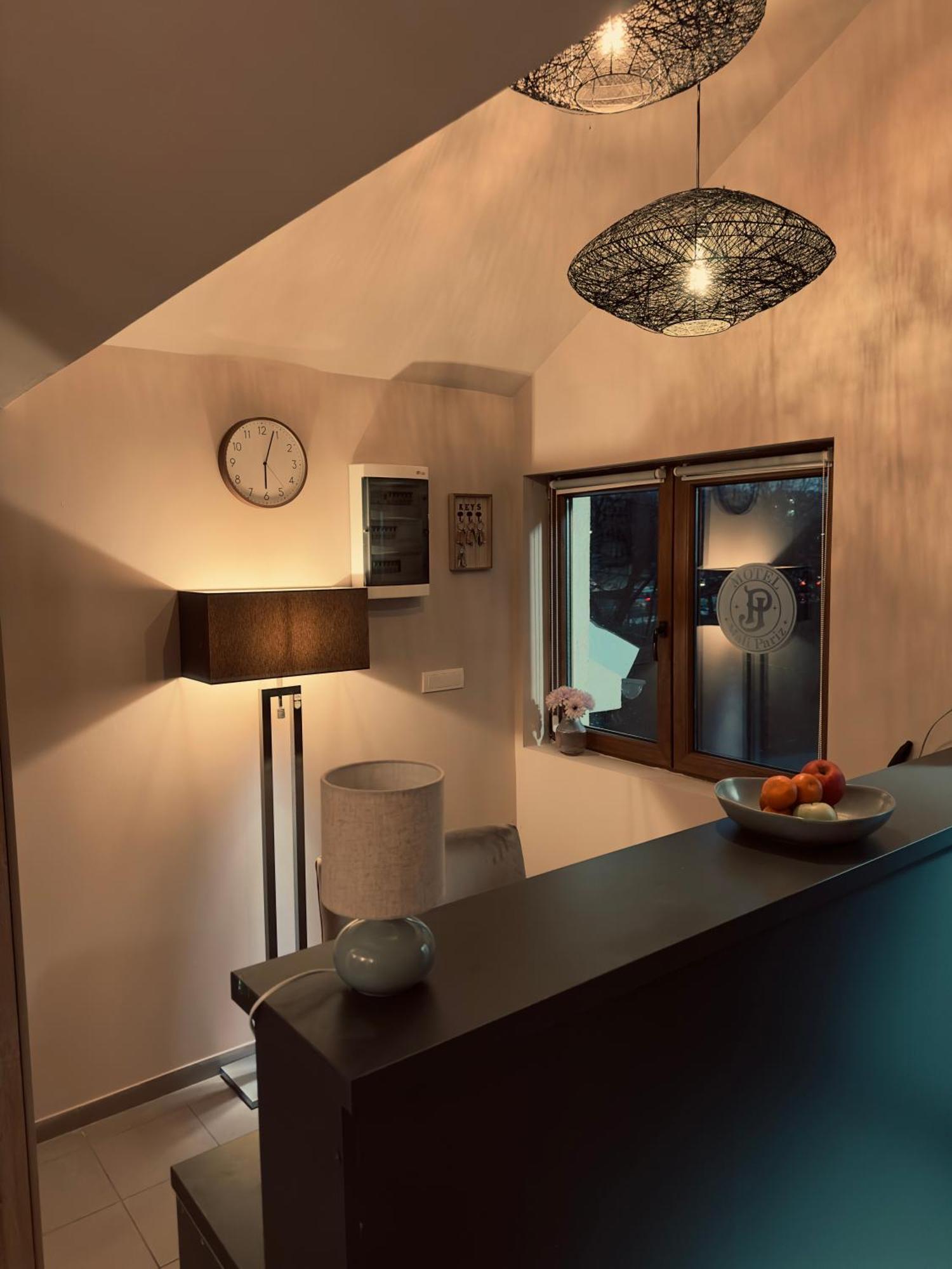 Jp Motel Mali Pariz Bor Ngoại thất bức ảnh