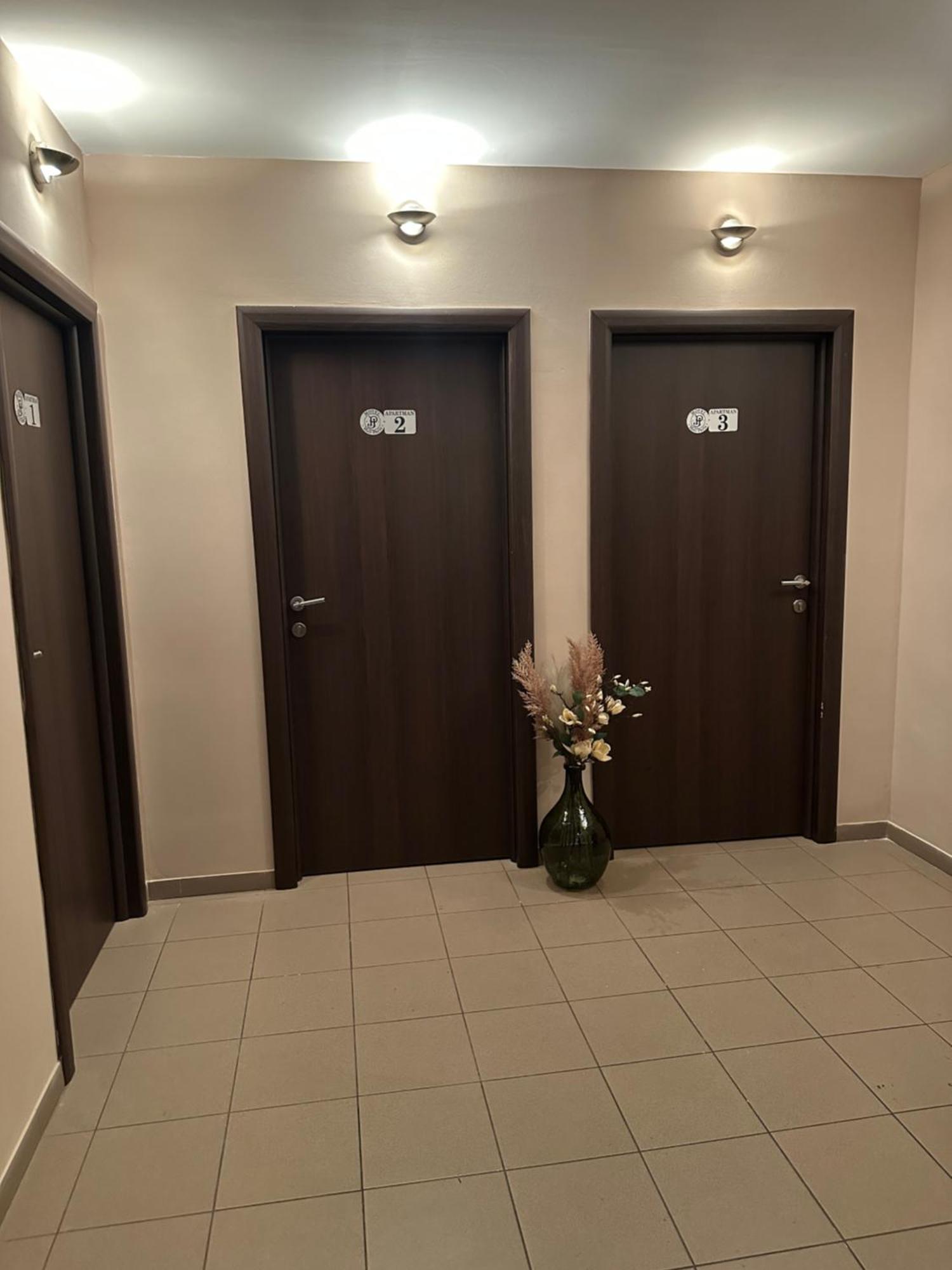 Jp Motel Mali Pariz Bor Ngoại thất bức ảnh